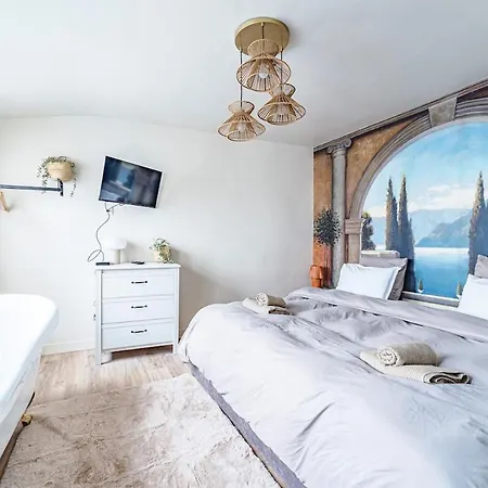 Apartment Pantheon - Modern Flat With 3 Bedrooms And Ac
